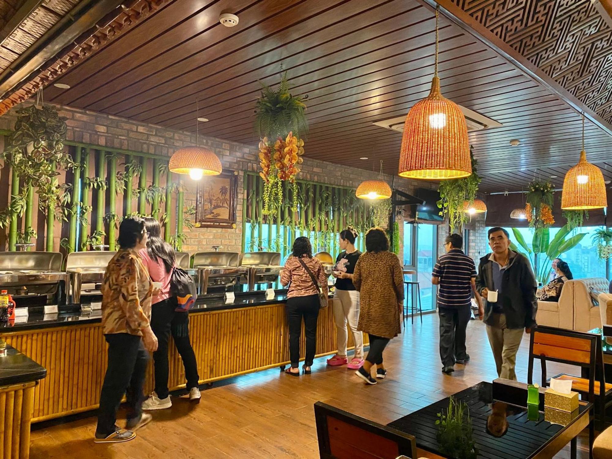 Kawasaki Noi Bai Airport Hotel Exterior foto